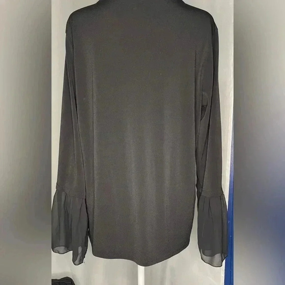 Banana Republic long sleeved blouse - Picture 3 of 4